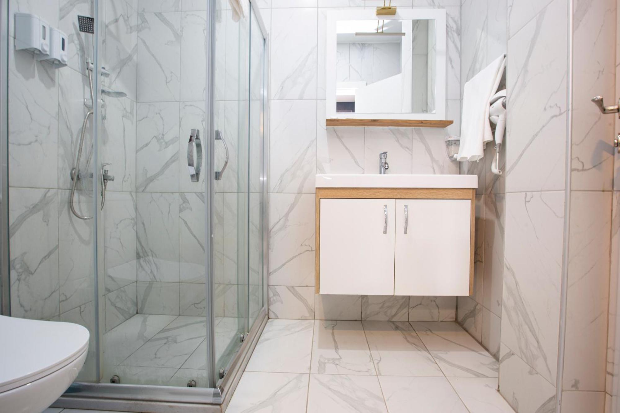 Taksim Leon'S Hotel Istanbul Ngoại thất bức ảnh